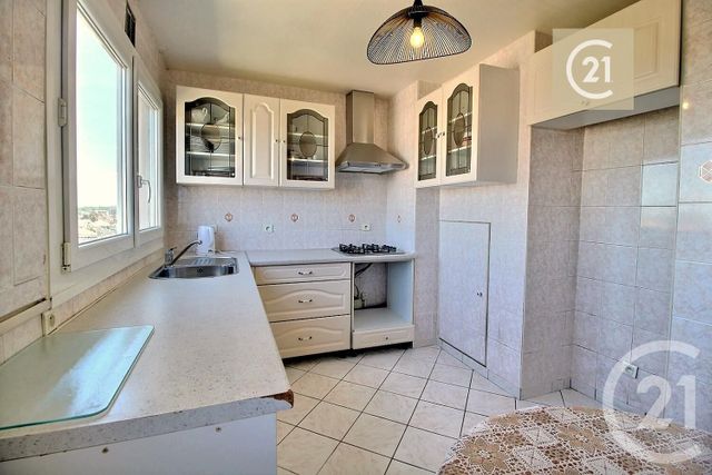 Appartement F3 à vendre - 3 pièces - 66.64 m2 - LES PAVILLONS SOUS BOIS - 93 - ILE-DE-FRANCE - Century 21 Ricard Immobilier