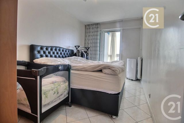 Appartement F3 à vendre - 3 pièces - 66.64 m2 - LES PAVILLONS SOUS BOIS - 93 - ILE-DE-FRANCE - Century 21 Ricard Immobilier