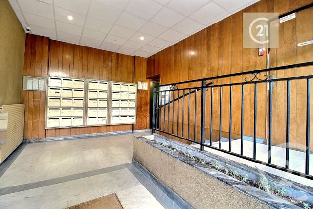 Appartement F3 à vendre - 3 pièces - 66.64 m2 - LES PAVILLONS SOUS BOIS - 93 - ILE-DE-FRANCE - Century 21 Ricard Immobilier
