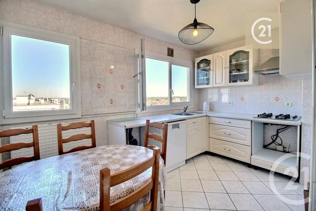 Appartement F3 à vendre - 3 pièces - 66.64 m2 - LES PAVILLONS SOUS BOIS - 93 - ILE-DE-FRANCE - Century 21 Ricard Immobilier