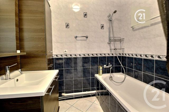 Appartement F3 à vendre - 3 pièces - 66.64 m2 - LES PAVILLONS SOUS BOIS - 93 - ILE-DE-FRANCE - Century 21 Ricard Immobilier
