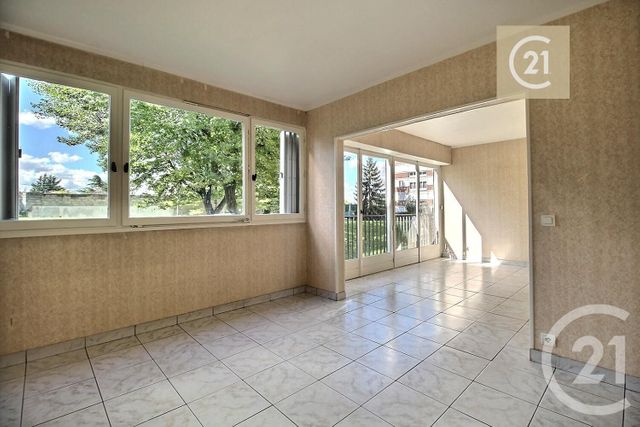 Appartement F4 à vendre - 4 pièces - 71.44 m2 - LIVRY GARGAN - 93 - ILE-DE-FRANCE - Century 21 Ricard Immobilier