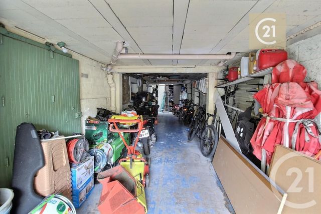 maison à vendre - 5 pièces - 182.3 m2 - LIVRY GARGAN - 93 - ILE-DE-FRANCE - Century 21 Ricard Immobilier