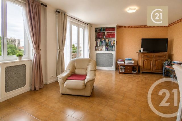Appartement F4 à vendre - 3 pièces - 70.3 m2 - LES PAVILLONS SOUS BOIS - 93 - ILE-DE-FRANCE - Century 21 Ricard Immobilier