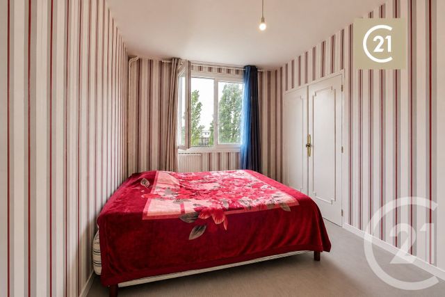 Appartement F4 à vendre - 3 pièces - 70.3 m2 - LES PAVILLONS SOUS BOIS - 93 - ILE-DE-FRANCE - Century 21 Ricard Immobilier