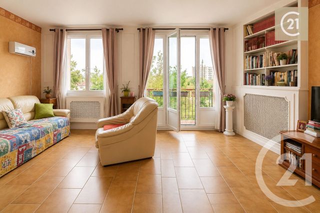 Appartement F4 à vendre - 3 pièces - 70.3 m2 - LES PAVILLONS SOUS BOIS - 93 - ILE-DE-FRANCE - Century 21 Ricard Immobilier