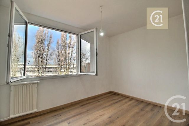 Appartement F3 à vendre - 3 pièces - 54.55 m2 - LES PAVILLONS SOUS BOIS - 93 - ILE-DE-FRANCE - Century 21 Ricard Immobilier