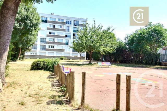 Appartement F4 à vendre - 4 pièces - 65.0 m2 - LES PAVILLONS SOUS BOIS - 93 - ILE-DE-FRANCE - Century 21 Ricard Immobilier