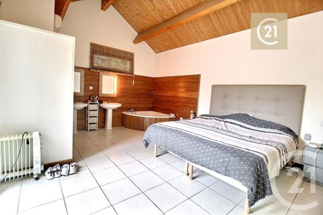 maison à vendre - 11 pièces - 284.06 m2 - COUBRON - 93 - ILE-DE-FRANCE - Century 21 Ricard Immobilier