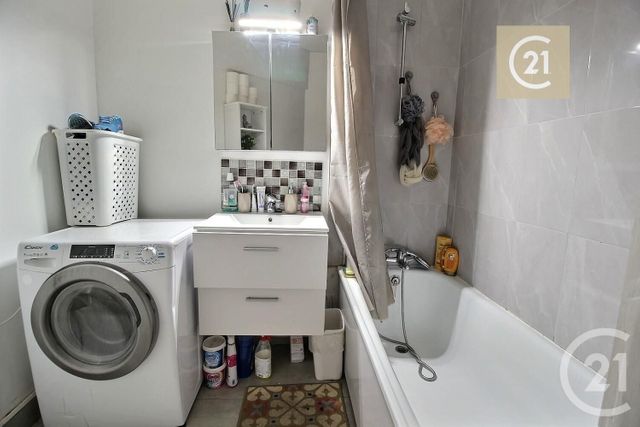 Appartement F2 à vendre - 2 pièces - 42.38 m2 - LIVRY GARGAN - 93 - ILE-DE-FRANCE - Century 21 Ricard Immobilier