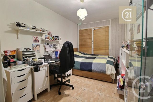 Appartement F4 à vendre - 4 pièces - 84.46 m2 - LES PAVILLONS SOUS BOIS - 93 - ILE-DE-FRANCE - Century 21 Ricard Immobilier