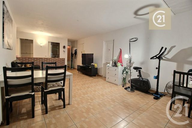 Appartement F4 à vendre - 4 pièces - 84.46 m2 - LES PAVILLONS SOUS BOIS - 93 - ILE-DE-FRANCE - Century 21 Ricard Immobilier