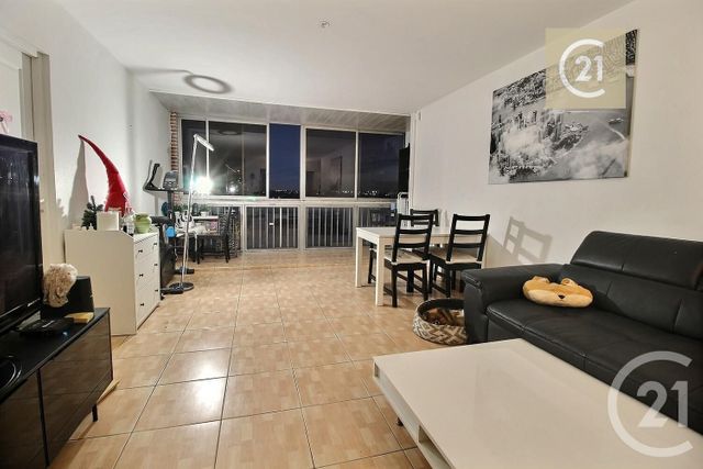 Appartement F4 à vendre - 4 pièces - 84.46 m2 - LES PAVILLONS SOUS BOIS - 93 - ILE-DE-FRANCE - Century 21 Ricard Immobilier