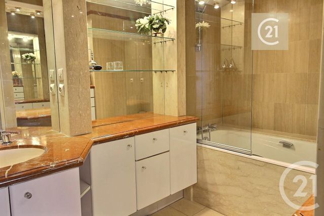 Appartement F3 à vendre - 4 pièces - 86.2 m2 - LES PAVILLONS SOUS BOIS - 93 - ILE-DE-FRANCE - Century 21 Ricard Immobilier