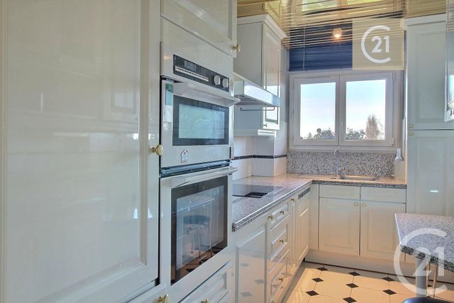 Appartement F3 à vendre - 4 pièces - 86.2 m2 - LES PAVILLONS SOUS BOIS - 93 - ILE-DE-FRANCE - Century 21 Ricard Immobilier