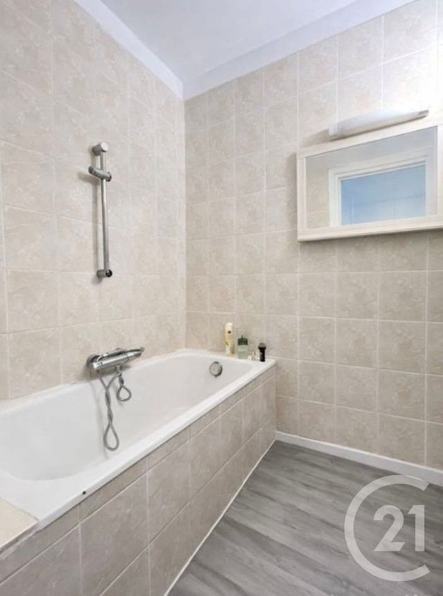Appartement F3 à vendre - 3 pièces - 57.49 m2 - LES PAVILLONS SOUS BOIS - 93 - ILE-DE-FRANCE - Century 21 Ricard Immobilier