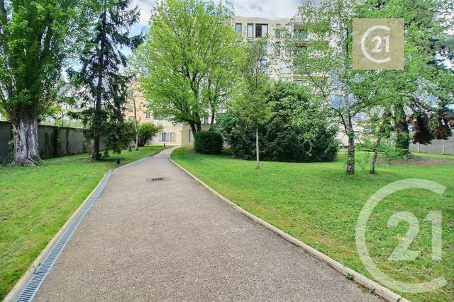 Appartement F2 à vendre - 2 pièces - 41.92 m2 - ROMAINVILLE - 93 - ILE-DE-FRANCE - Century 21 Ricard Immobilier