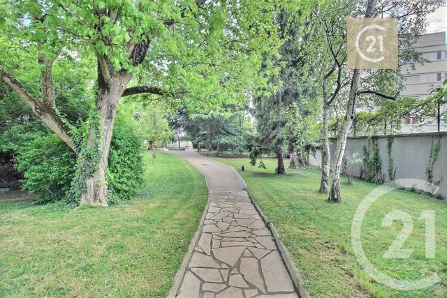 Appartement F2 à vendre - 2 pièces - 41.92 m2 - ROMAINVILLE - 93 - ILE-DE-FRANCE - Century 21 Ricard Immobilier