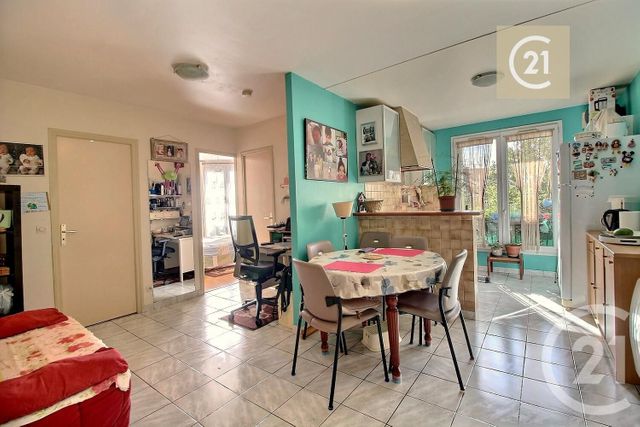 Appartement F3 à vendre - 3 pièces - 49.09 m2 - LES PAVILLONS SOUS BOIS - 93 - ILE-DE-FRANCE - Century 21 Ricard Immobilier