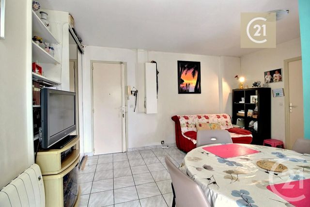 Appartement F3 à vendre - 3 pièces - 49.09 m2 - LES PAVILLONS SOUS BOIS - 93 - ILE-DE-FRANCE - Century 21 Ricard Immobilier