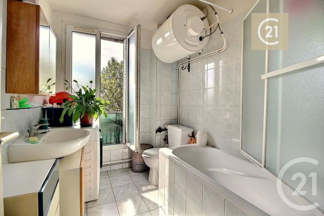 Appartement F3 à vendre - 3 pièces - 49.09 m2 - LES PAVILLONS SOUS BOIS - 93 - ILE-DE-FRANCE - Century 21 Ricard Immobilier