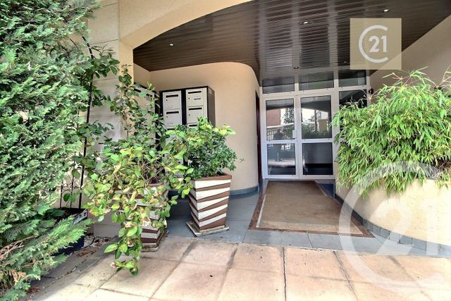 Appartement F3 à vendre - 3 pièces - 60.59 m2 - LIVRY GARGAN - 93 - ILE-DE-FRANCE - Century 21 Ricard Immobilier