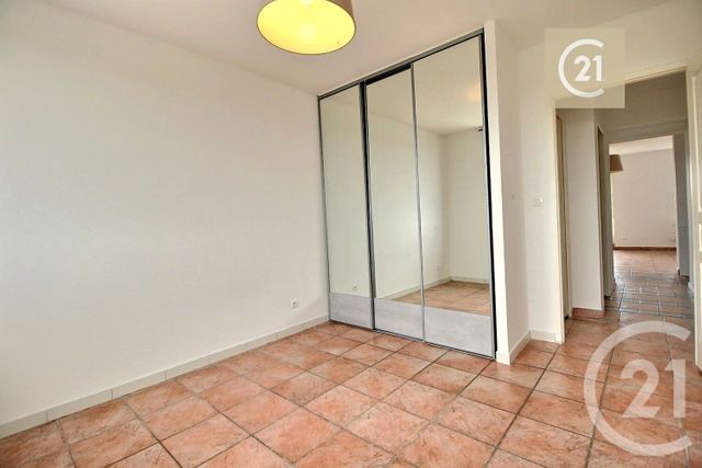 Appartement F2 à vendre - 2 pièces - 41.25 m2 - LIVRY GARGAN - 93 - ILE-DE-FRANCE - Century 21 Ricard Immobilier