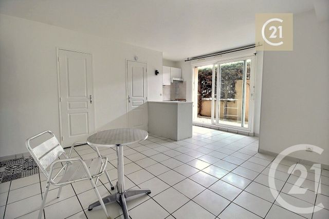 Appartement F1 à vendre - 1 pièce - 24.8 m2 - LIVRY GARGAN - 93 - ILE-DE-FRANCE - Century 21 Ricard Immobilier