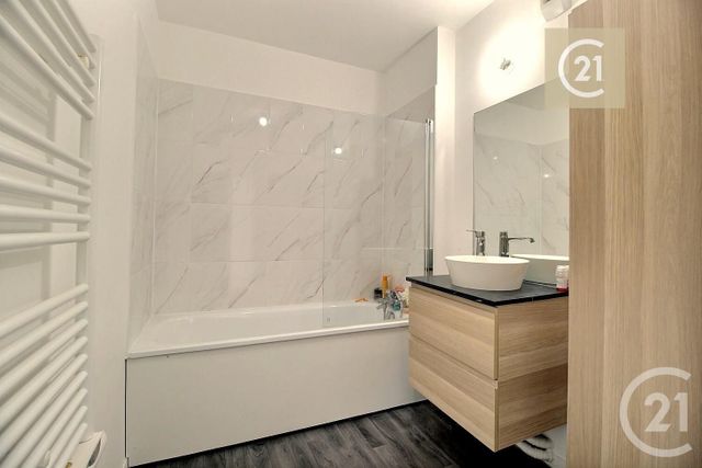 Appartement F4 à vendre - 4 pièces - 78.29 m2 - LES PAVILLONS SOUS BOIS - 93 - ILE-DE-FRANCE - Century 21 Ricard Immobilier
