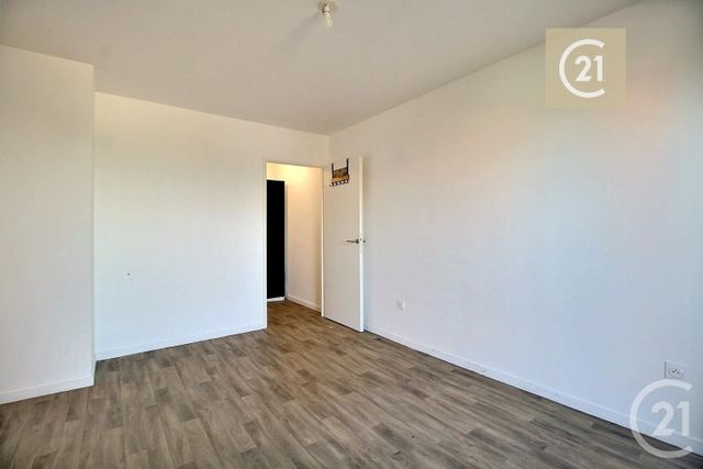 Appartement F4 à vendre - 4 pièces - 78.29 m2 - LES PAVILLONS SOUS BOIS - 93 - ILE-DE-FRANCE - Century 21 Ricard Immobilier