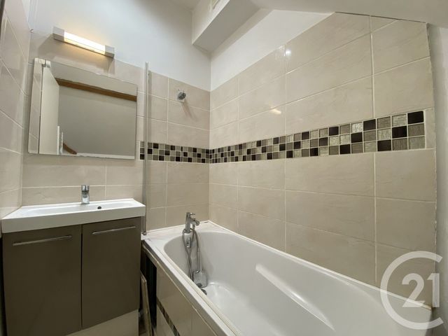 Appartement F3 à vendre - 3 pièces - 60.43 m2 - LES PAVILLONS SOUS BOIS - 93 - ILE-DE-FRANCE - Century 21 Ricard Immobilier